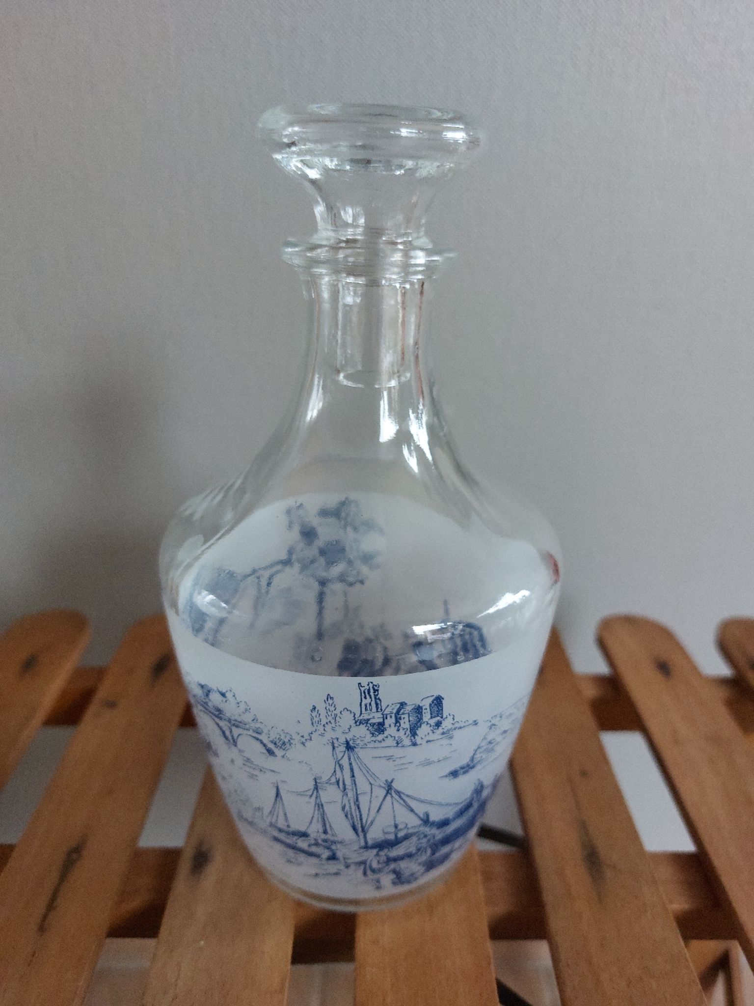 Carafe ancienne avec bouchon en verre