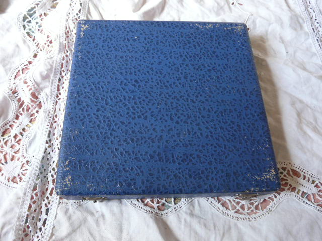 Série de 11 porte couteaux dans leur coffret