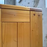 Chevet sélectionné par Charlotte Perriand pour Les Arcs