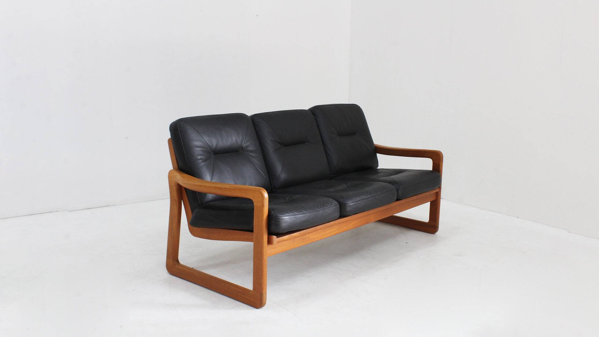 Vintage mid-century sofa solid teak Holstebro MöbelFabrik 1960s