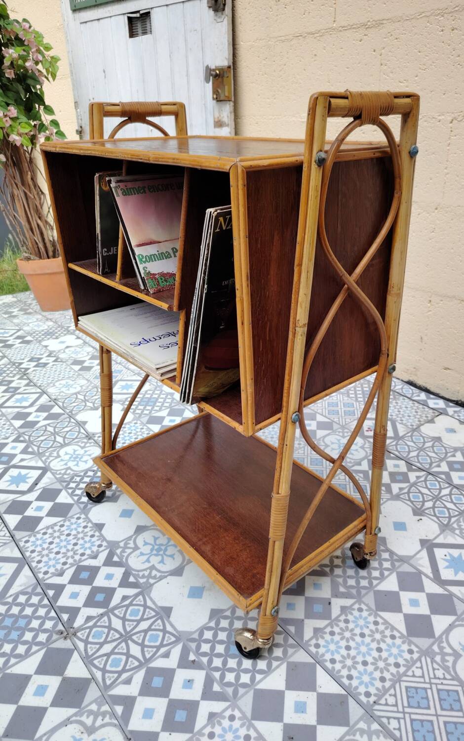 Vinyl storage trolley