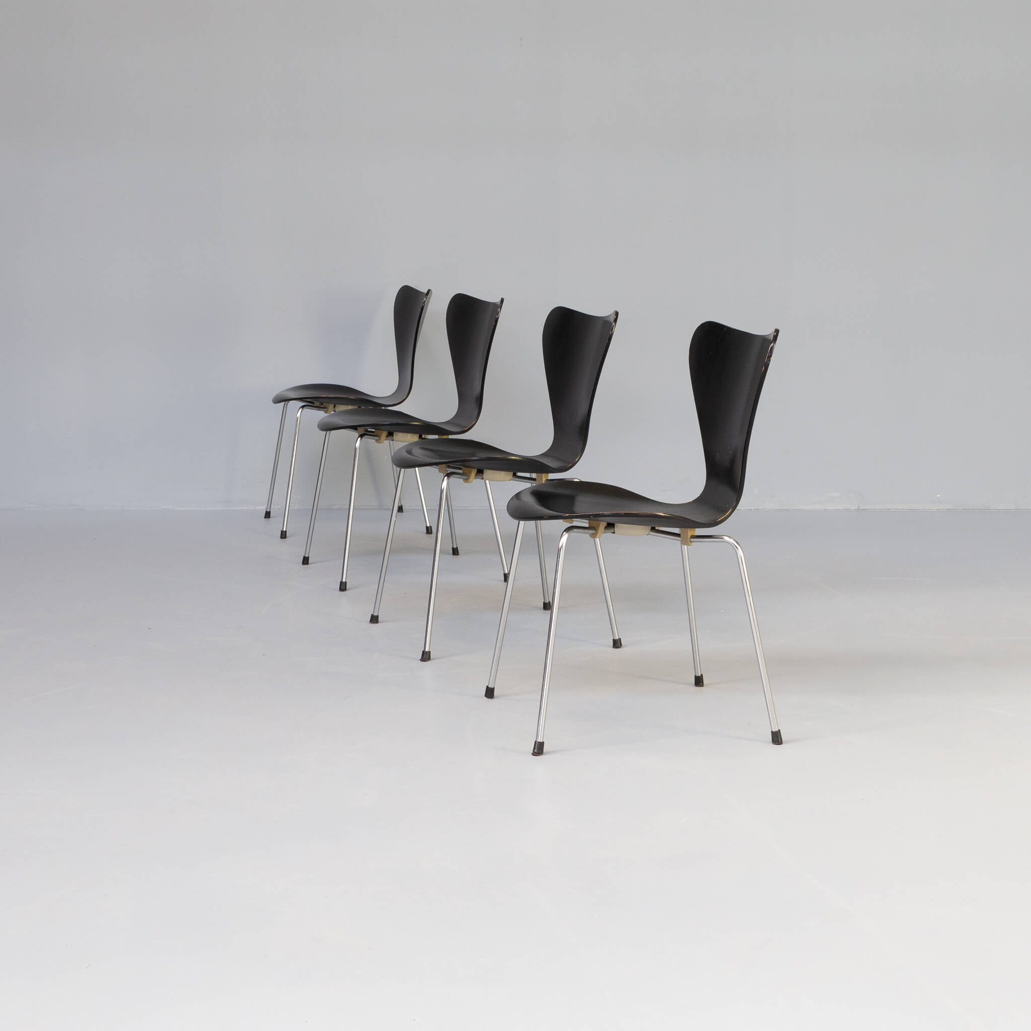 Arne Jacobsen butterfly chairs for Fritz Hanzen