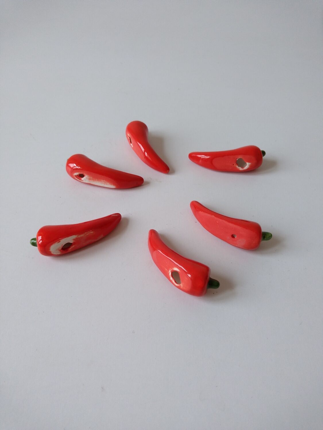 Set of 6 ceramic red pepper knife holders