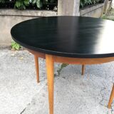 Expandable round dining table 2m46