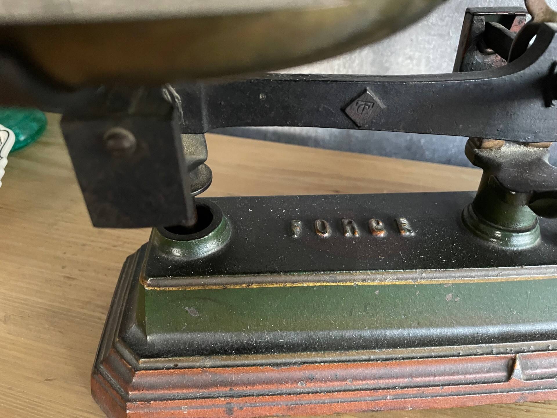 Balance à plateaux vintage
