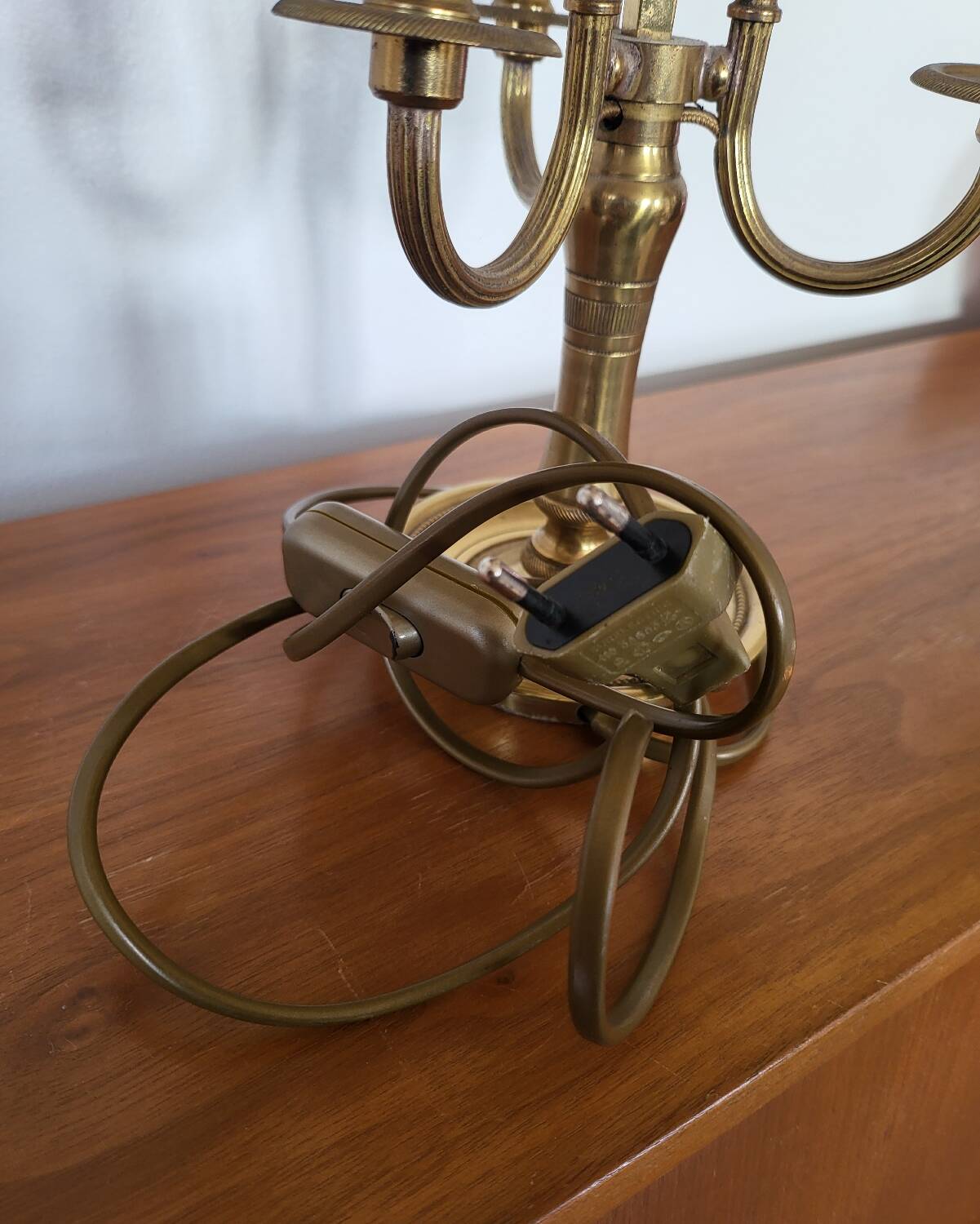 Antique Empire Style Bouillotte Lamp in brass and tin