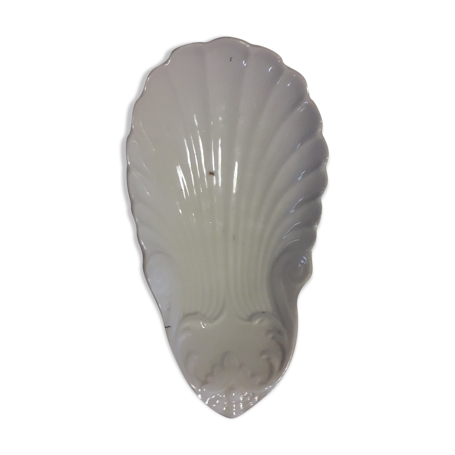 Empty porcelain pocket