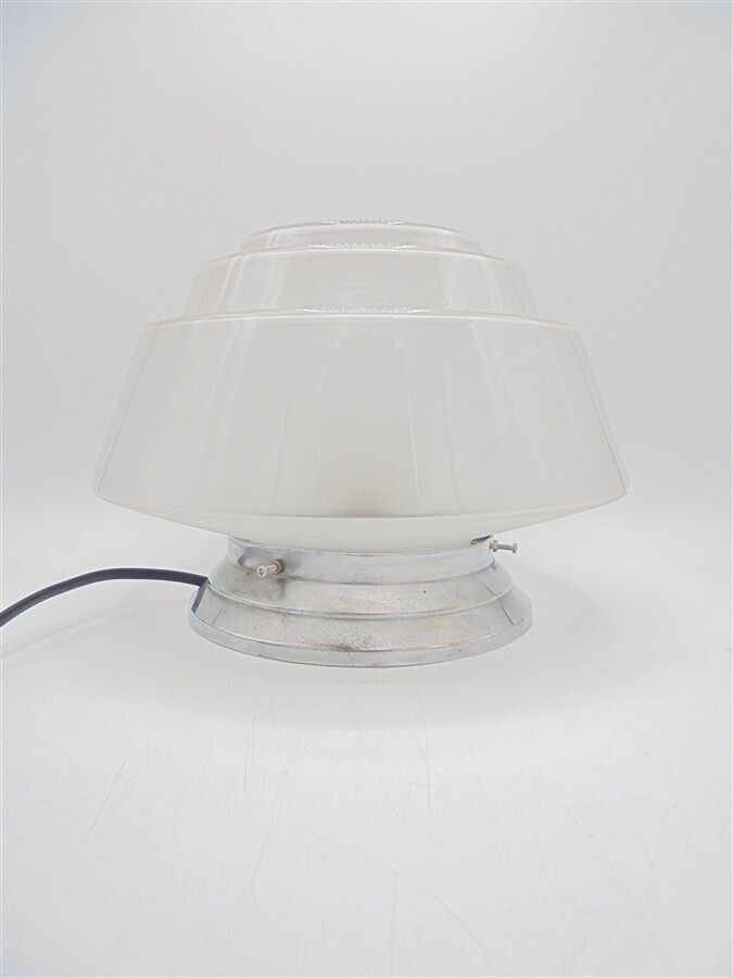 Art deco lamp