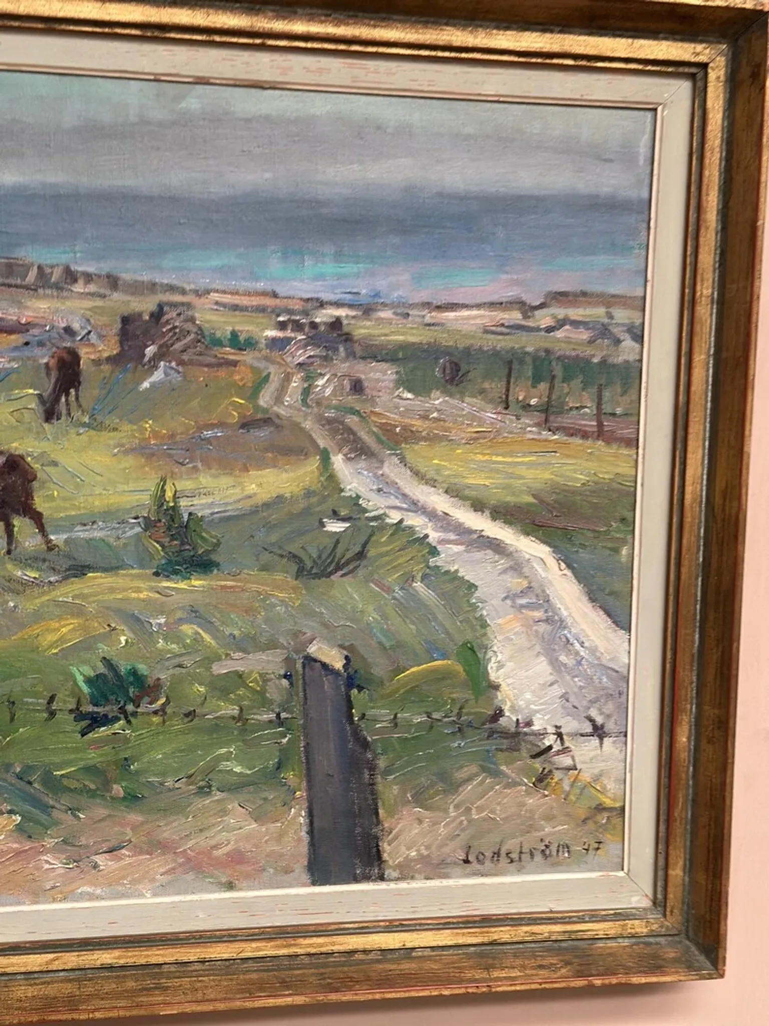 Original Swedish Oil on Canvas – "Coastal Scene with Horses" by Georg Lodström – Signed – 1947 – Framed – 77 × 66 cm