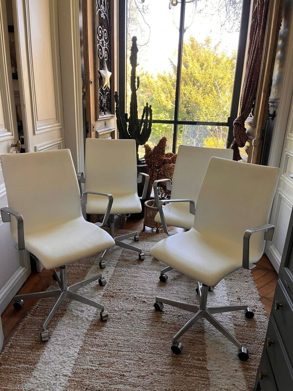 Fauteuil Oxford Arne Jacobsen Fritz Hansen cuir blanc pivotant