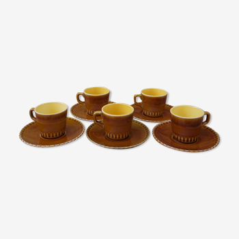 Lot de cinq tasses et soucoupes Digoin