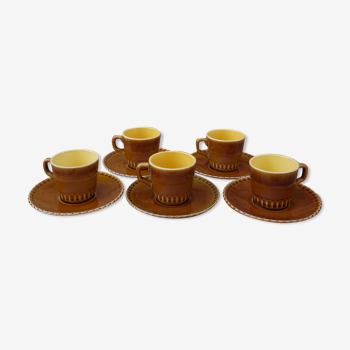 Lot of five cups and saucers Digoin