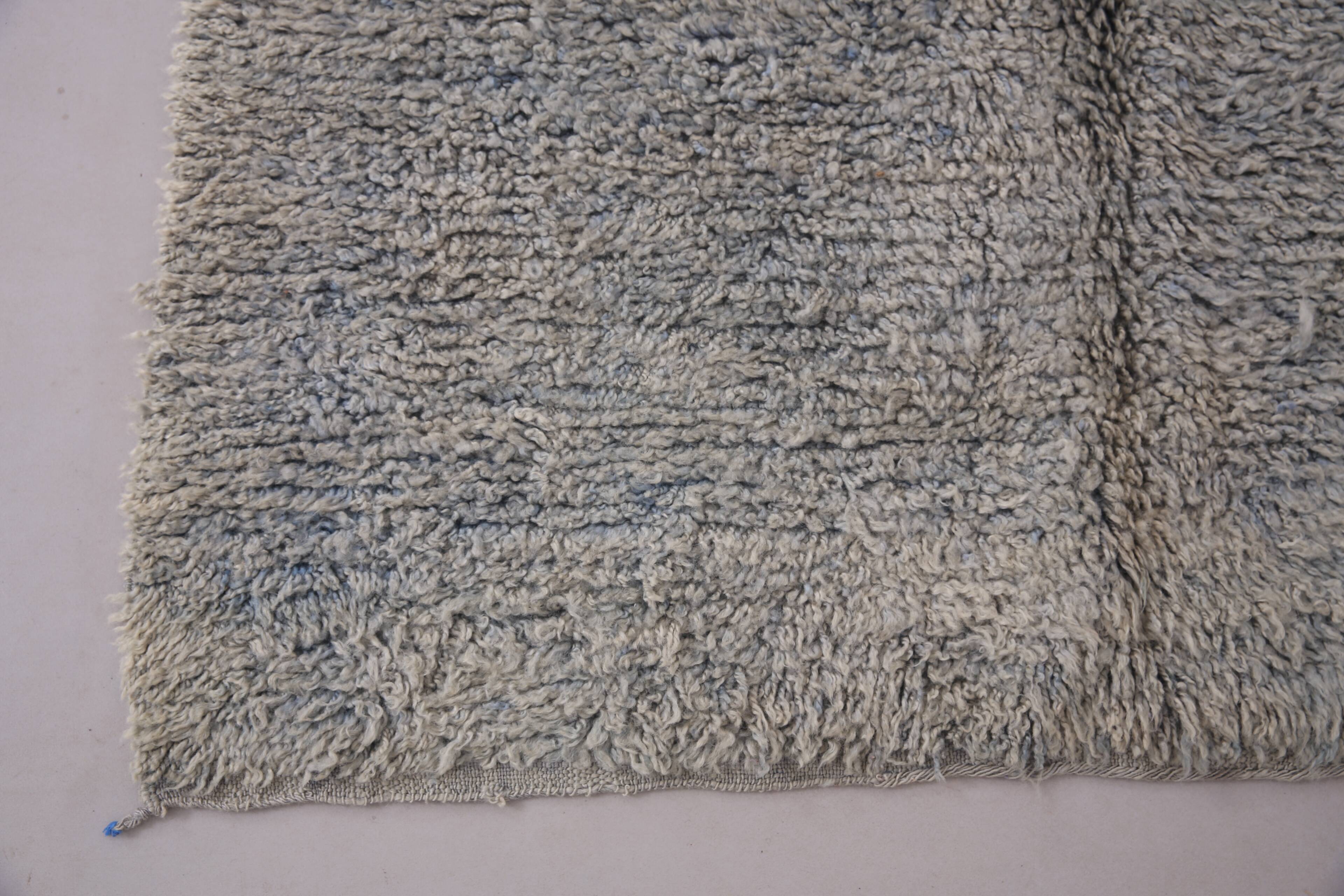 Pale Vintage Moroccan Rug 137 x 295 cm - Berber Wool Rug - Handmade Rug