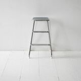 Escabeau scandinave vintage en acier et formica