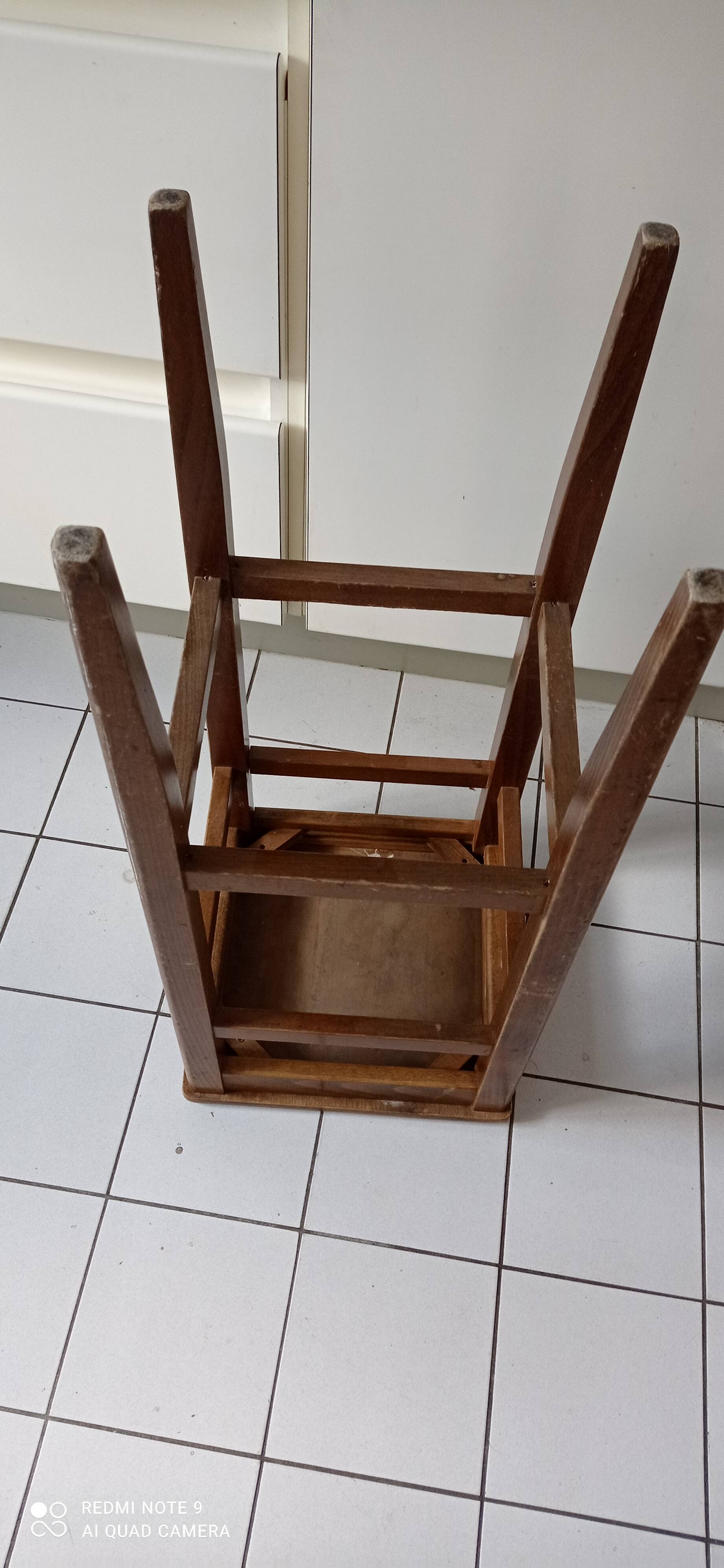 Set of 4 high oak stools 80 cm high