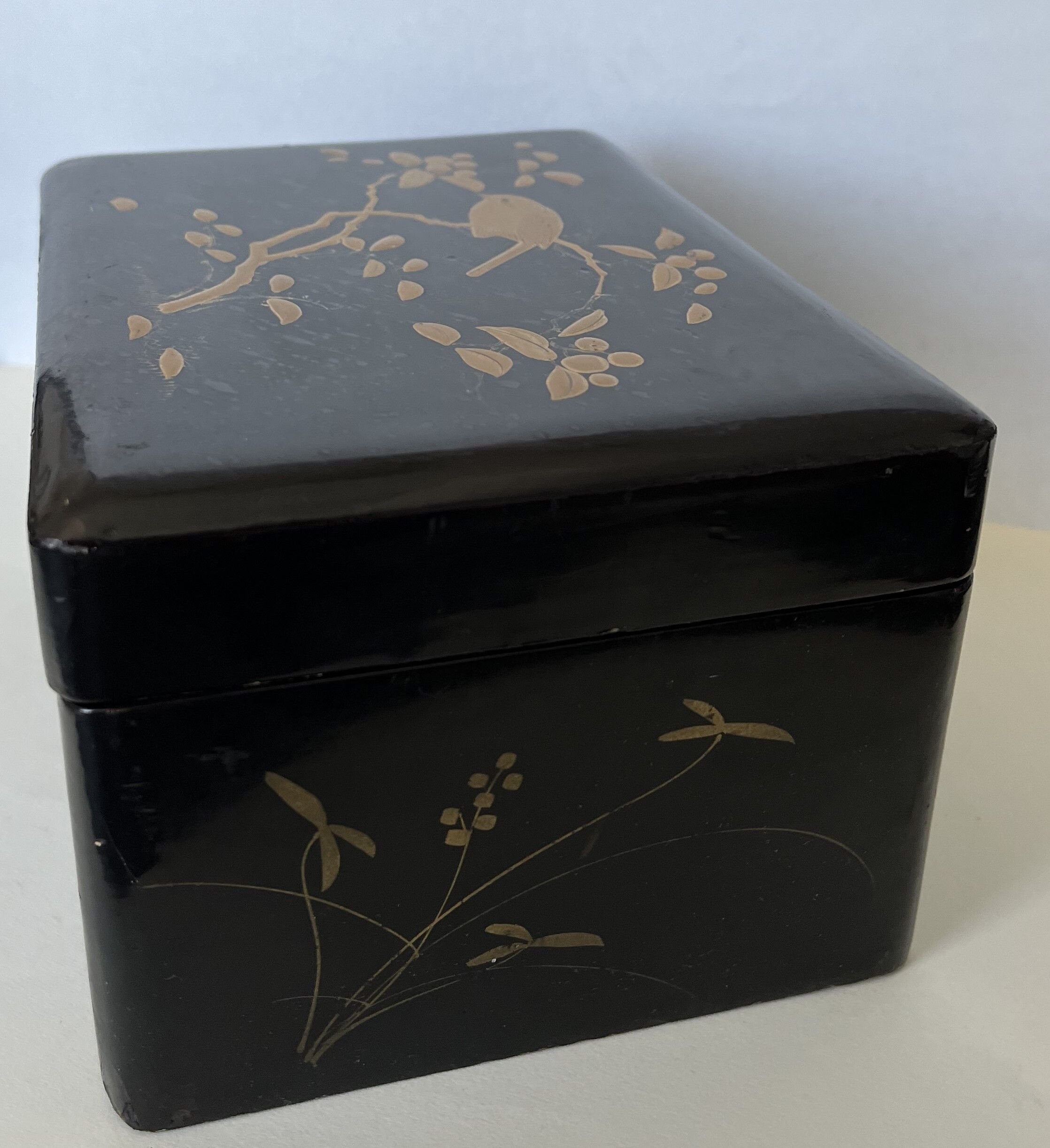 Lacquered wooden jewelry box