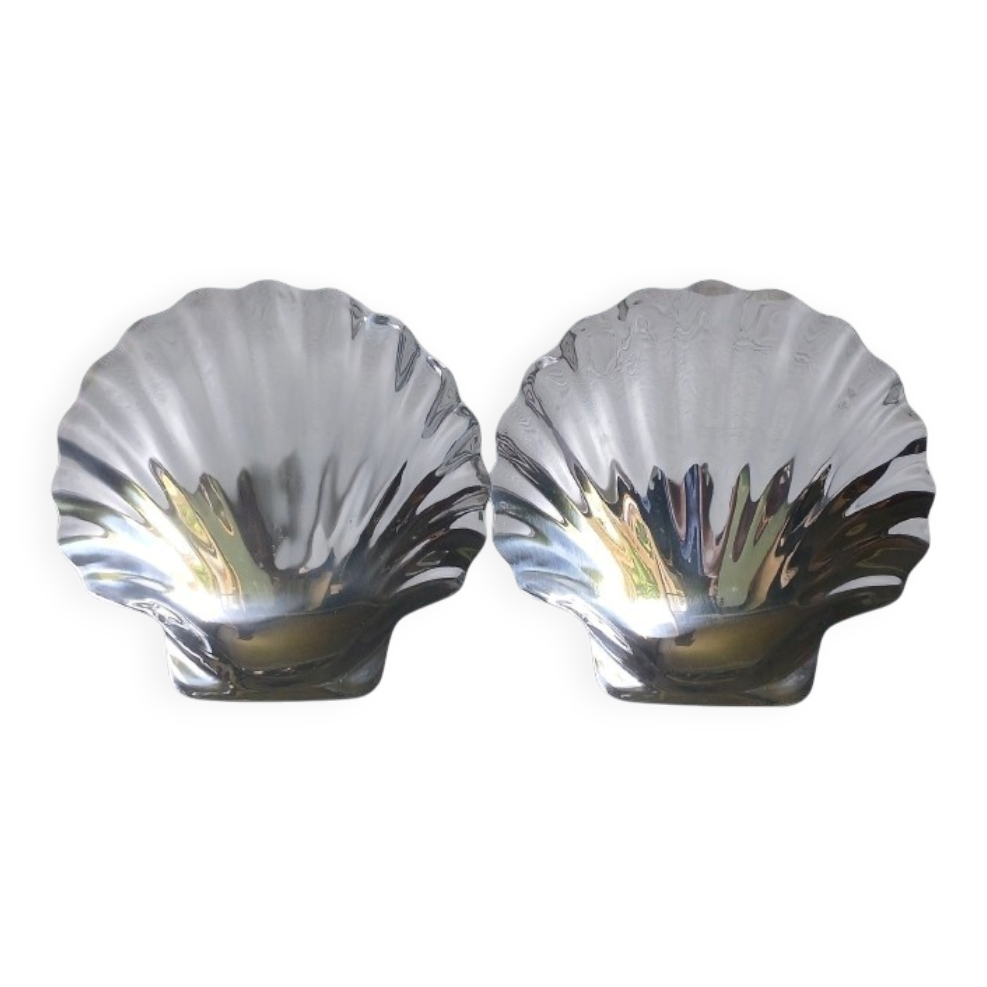 2 shell-shaped bowls in stainless steel