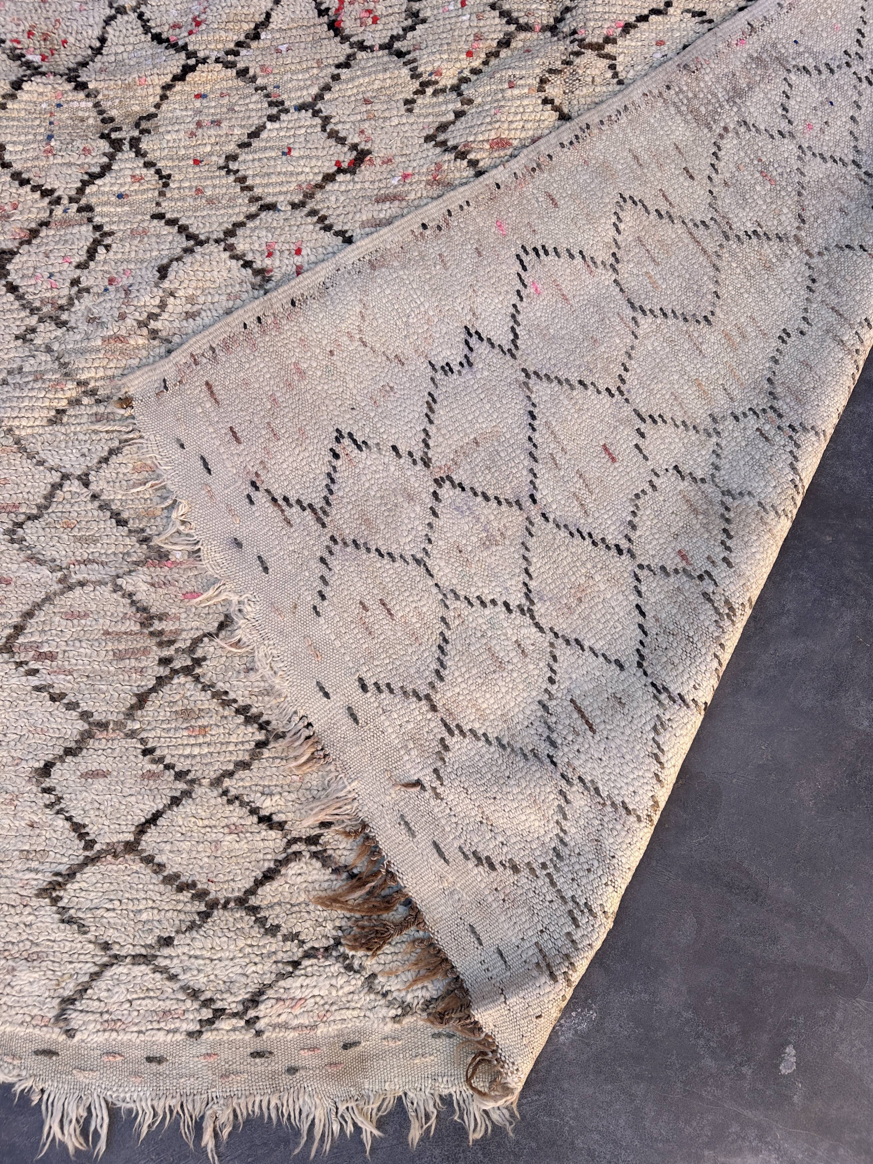 Moroccan carpet - 141 x 226 cm