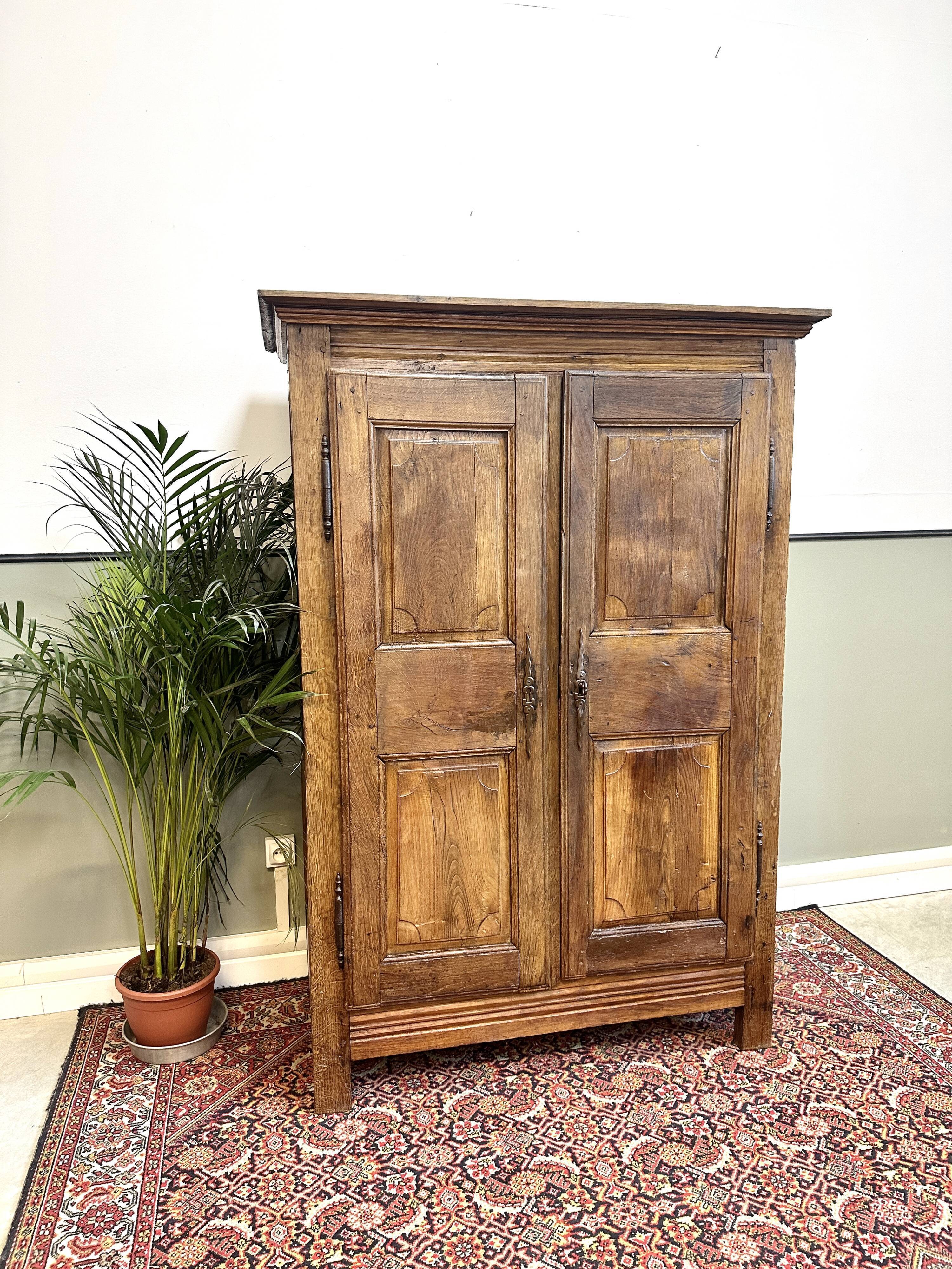 Armoire parisienne bois massif
