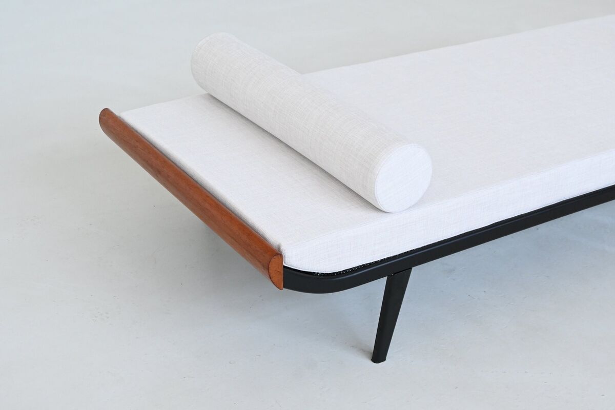 Dick Cordemeijer Cleopatra daybed white fabric Auping Netherlands 1954