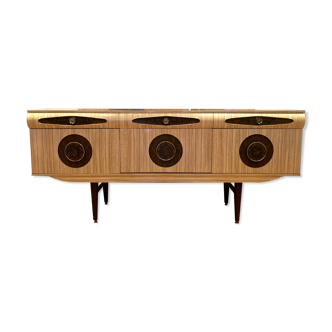 A Retro Wood Grain Formica Veneered Sideboard