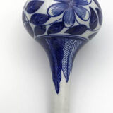 Ancien vase soliflore en porcelaine à décor floral bleu d’asie 18 cm