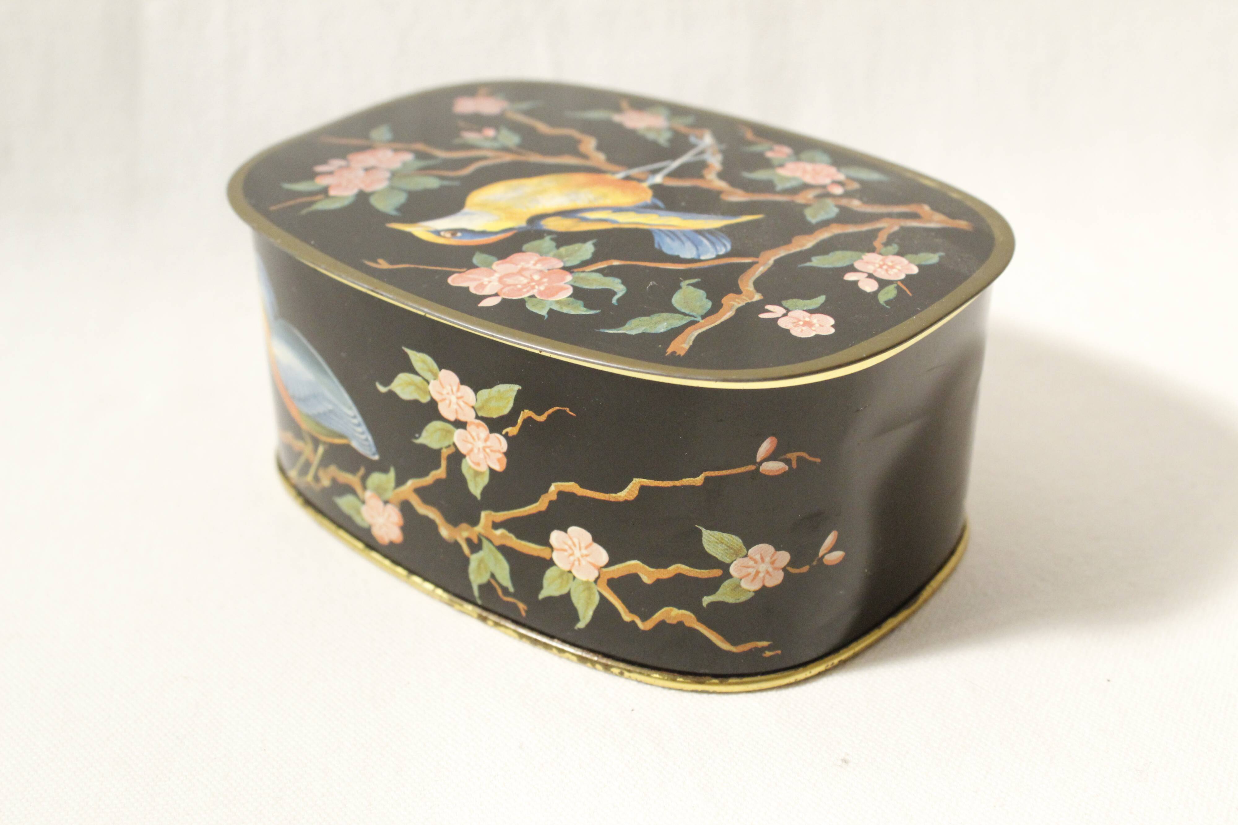 Boîte métallique vintage noire avec décor oiseaux