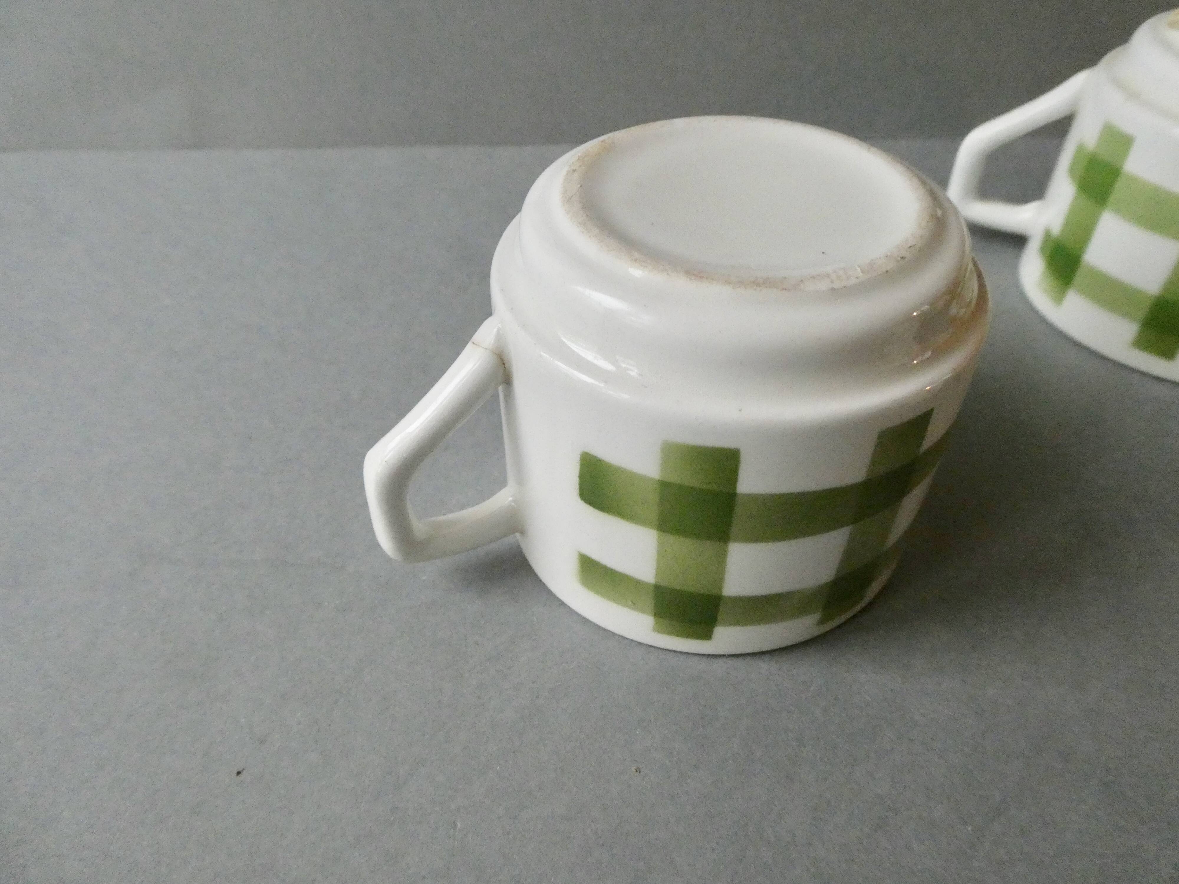 Lot de 5 tasses à café, décor torchon vert, années 70