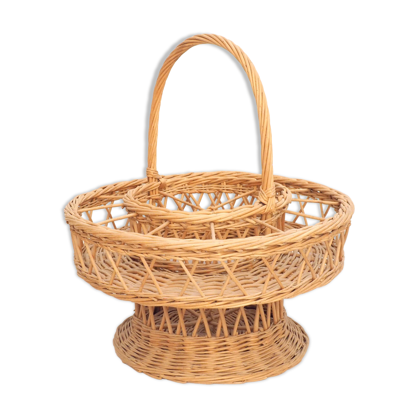 Rattan bar basket