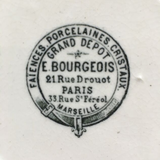 Bougeois plate with bird decoration