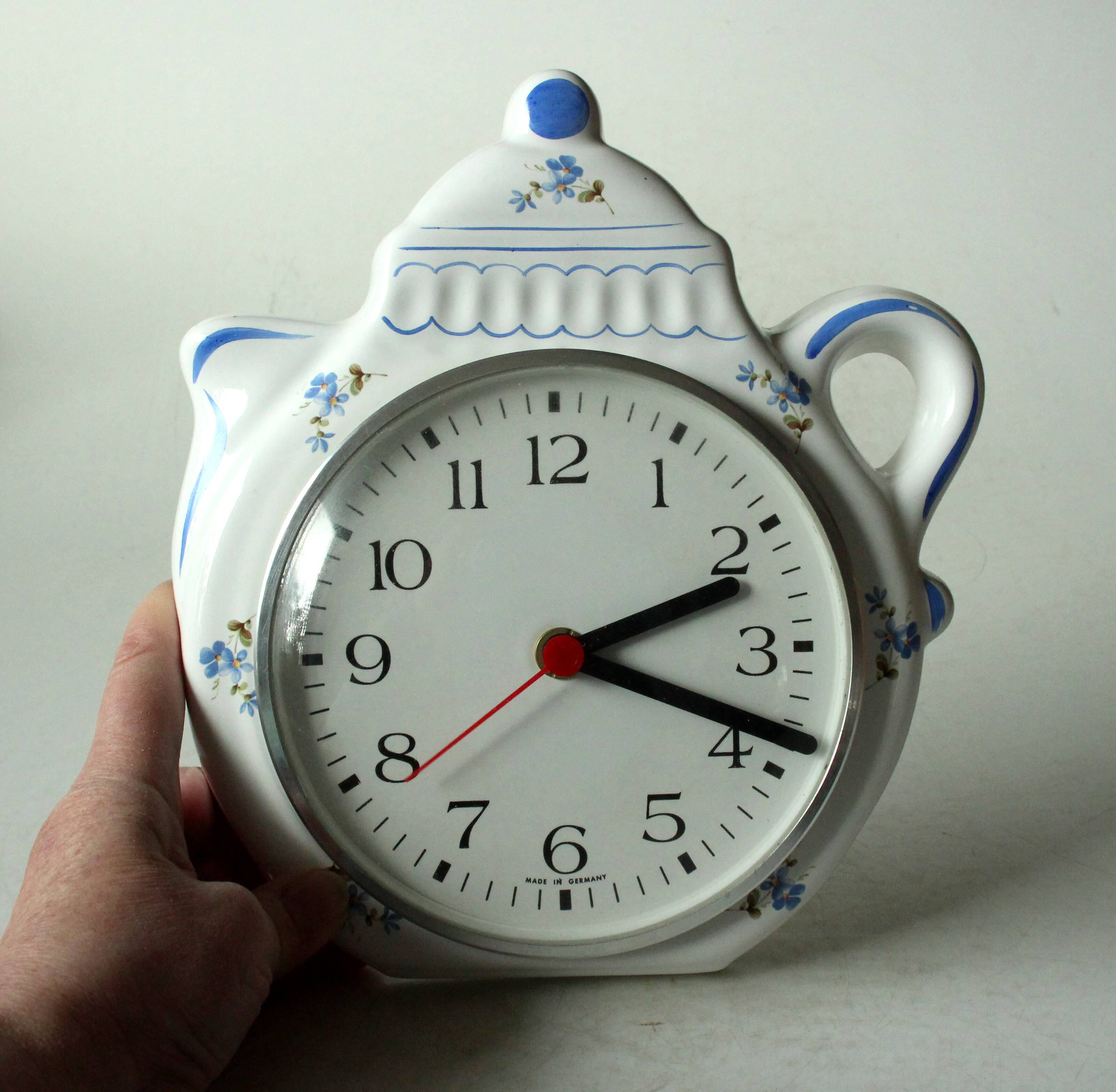 Ceramic kitchen clock with Junghans Quartz Movement, vintage from the 80s