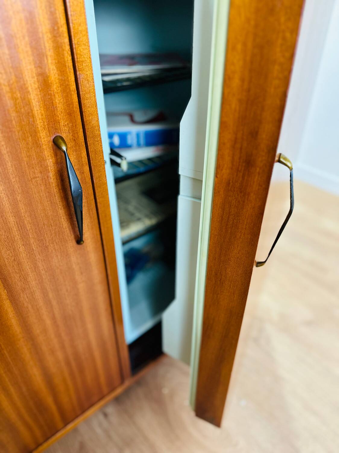 Storage unit