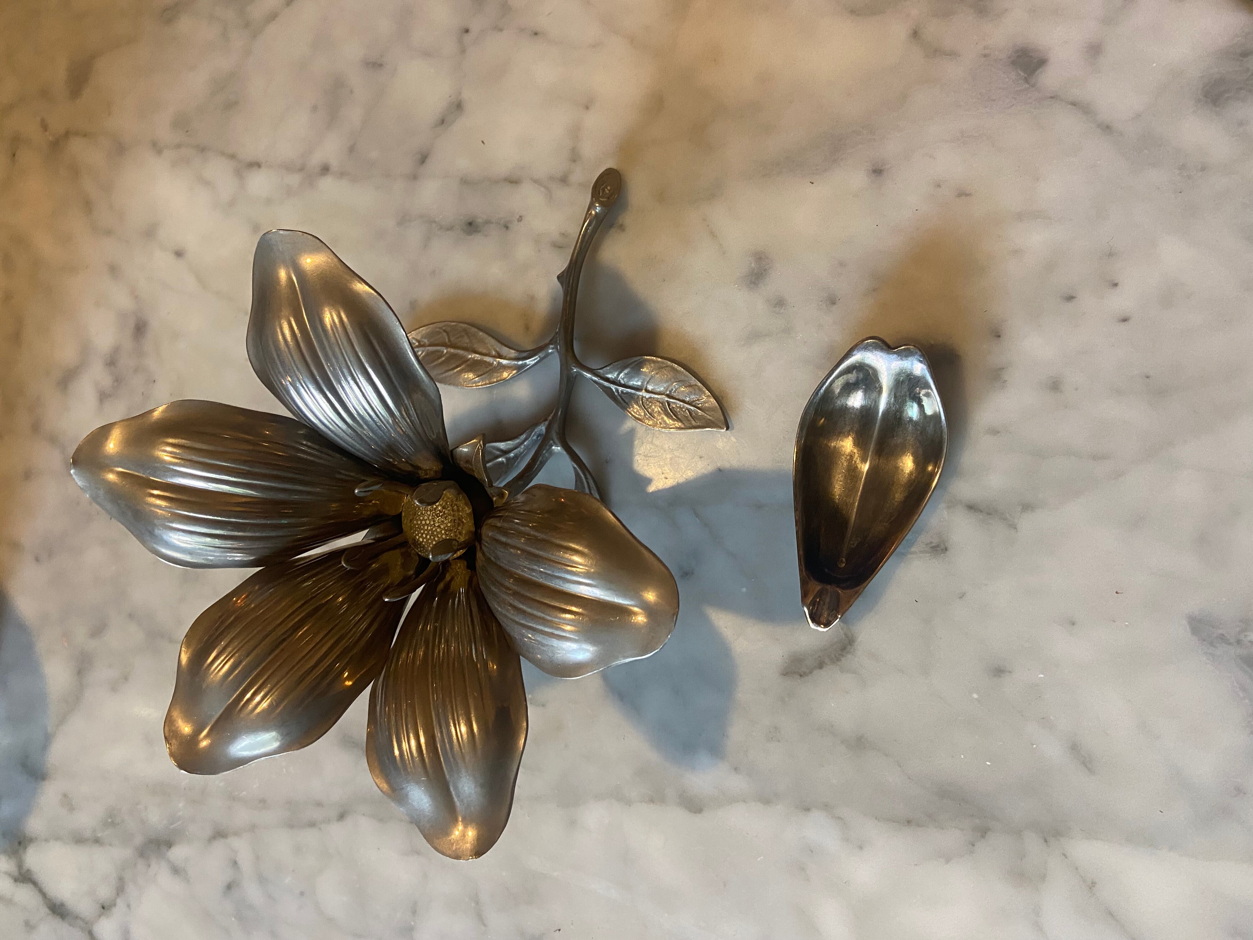 Vintage flower ashtray