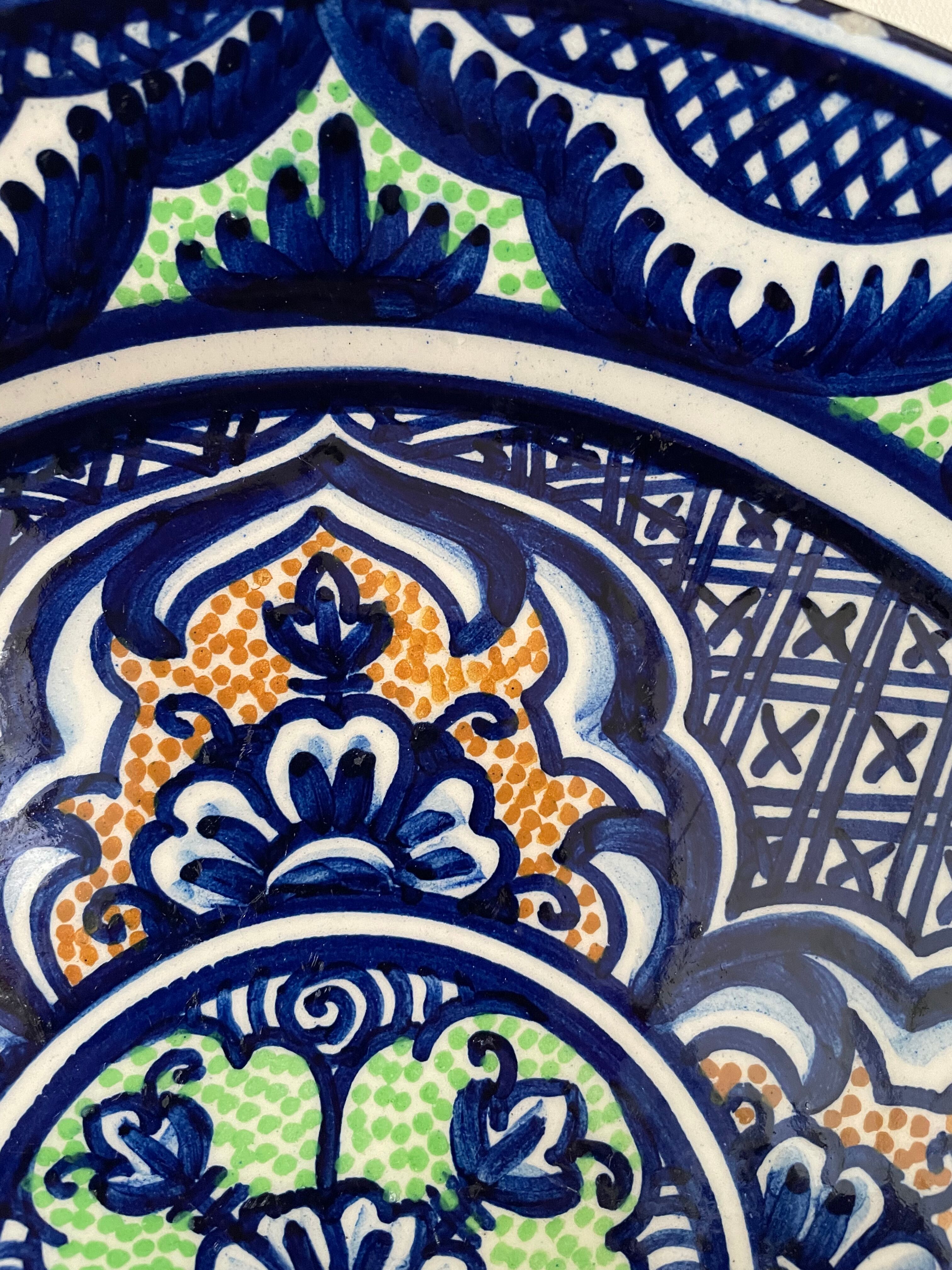 Ceramic dish signed Pascual Zorrilla