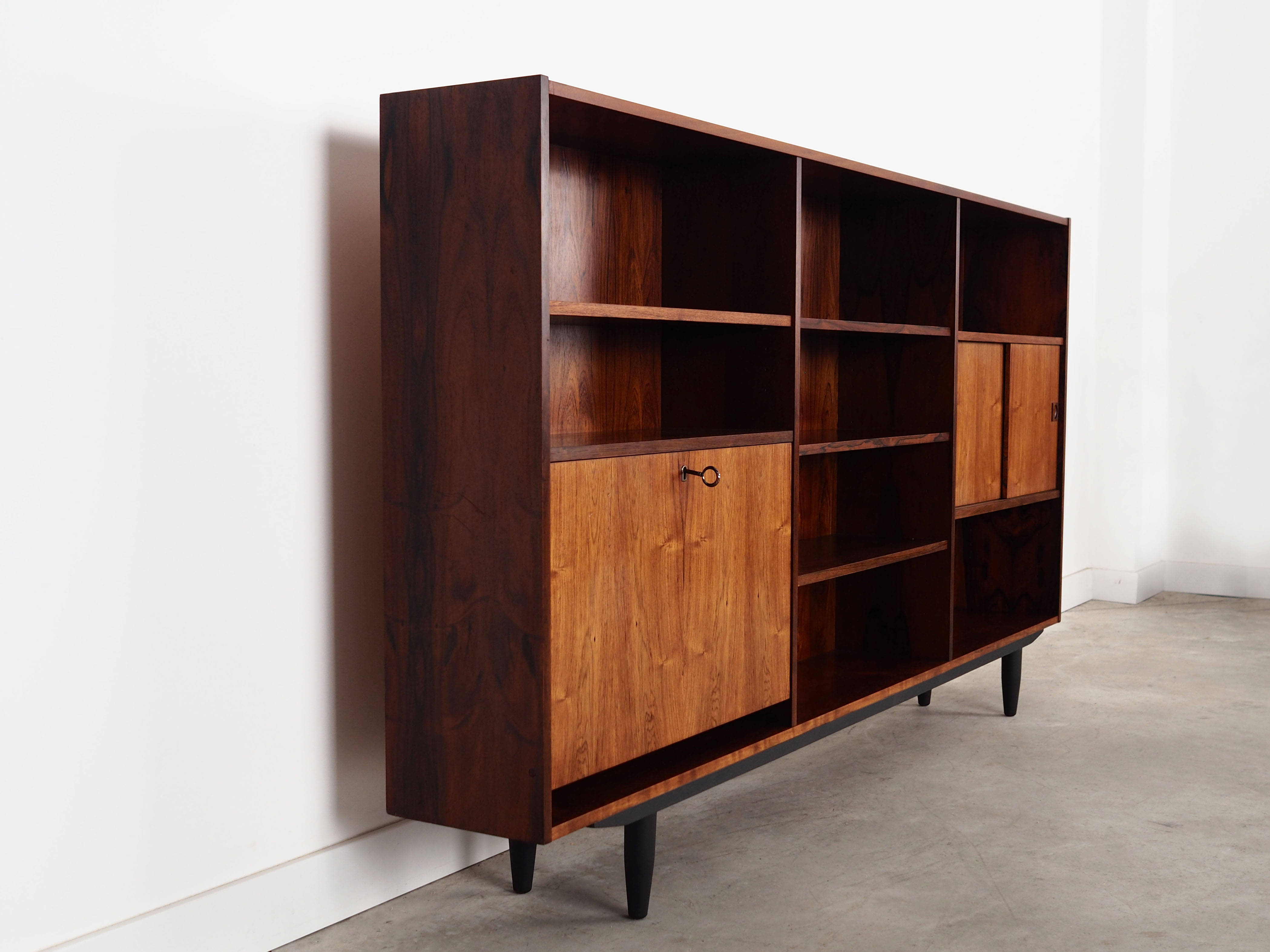 Rosewood bookcase, Danish design, 1970s, production: Farsø Møbelfabrik
