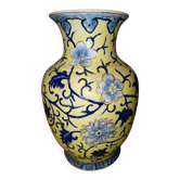 Chinese porcelain vase