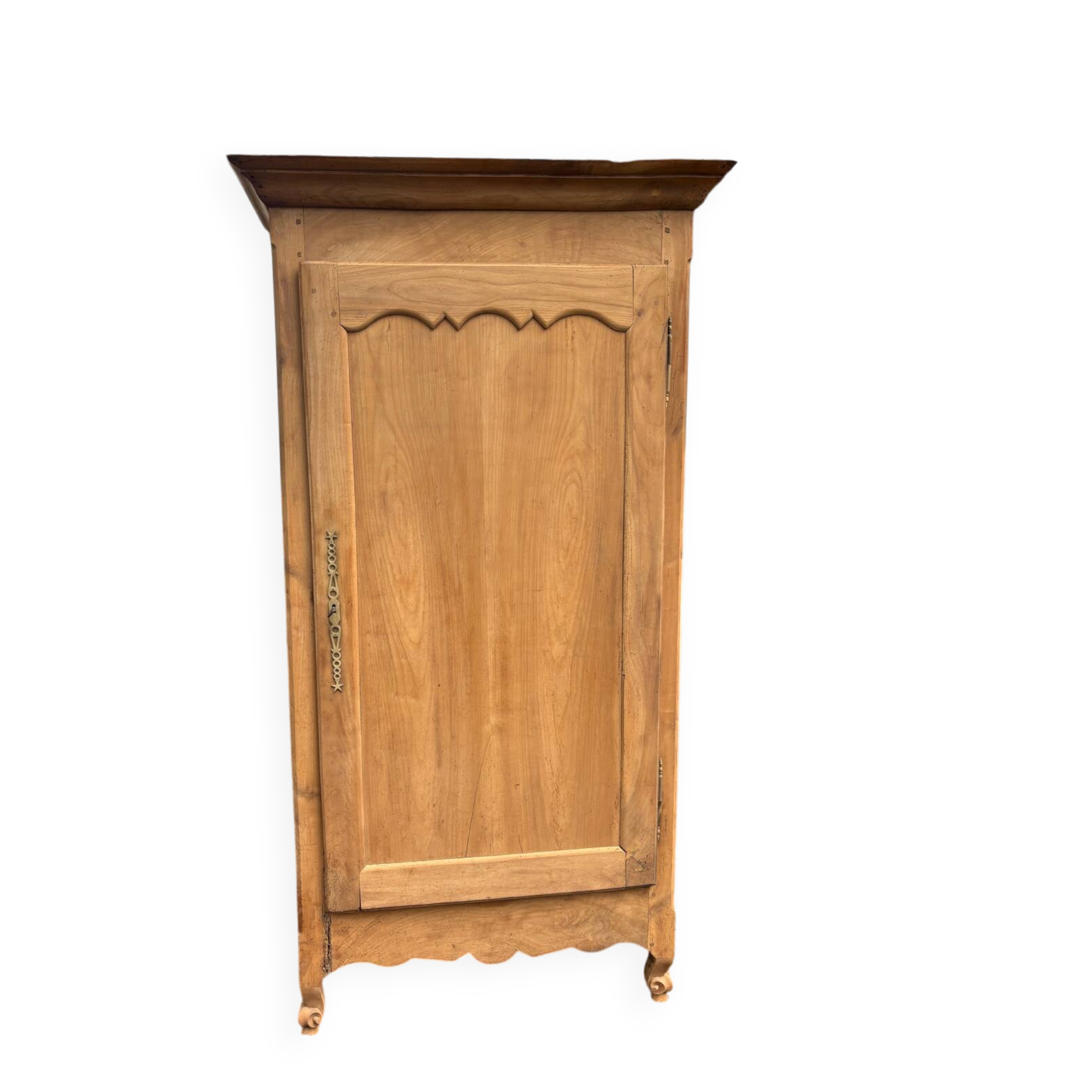 Solid wood bonnet maker