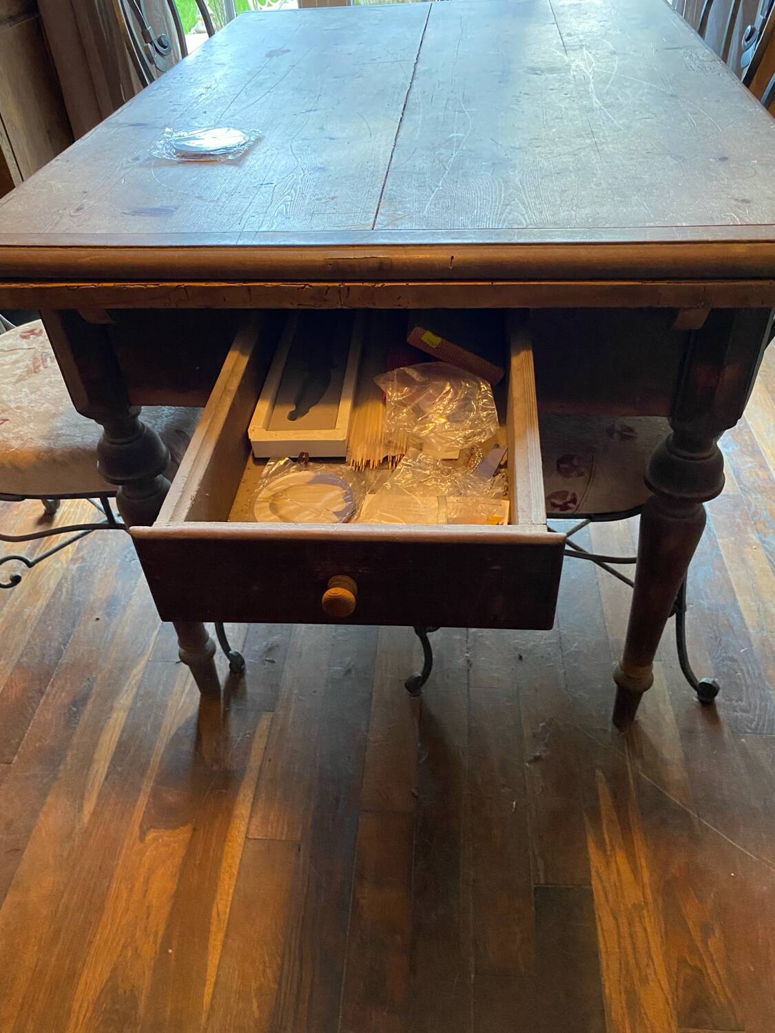 Vintage English chest of drawers