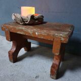 Antique wooden bench, en brun mocca