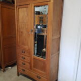 Armoire parisienne avec miroir