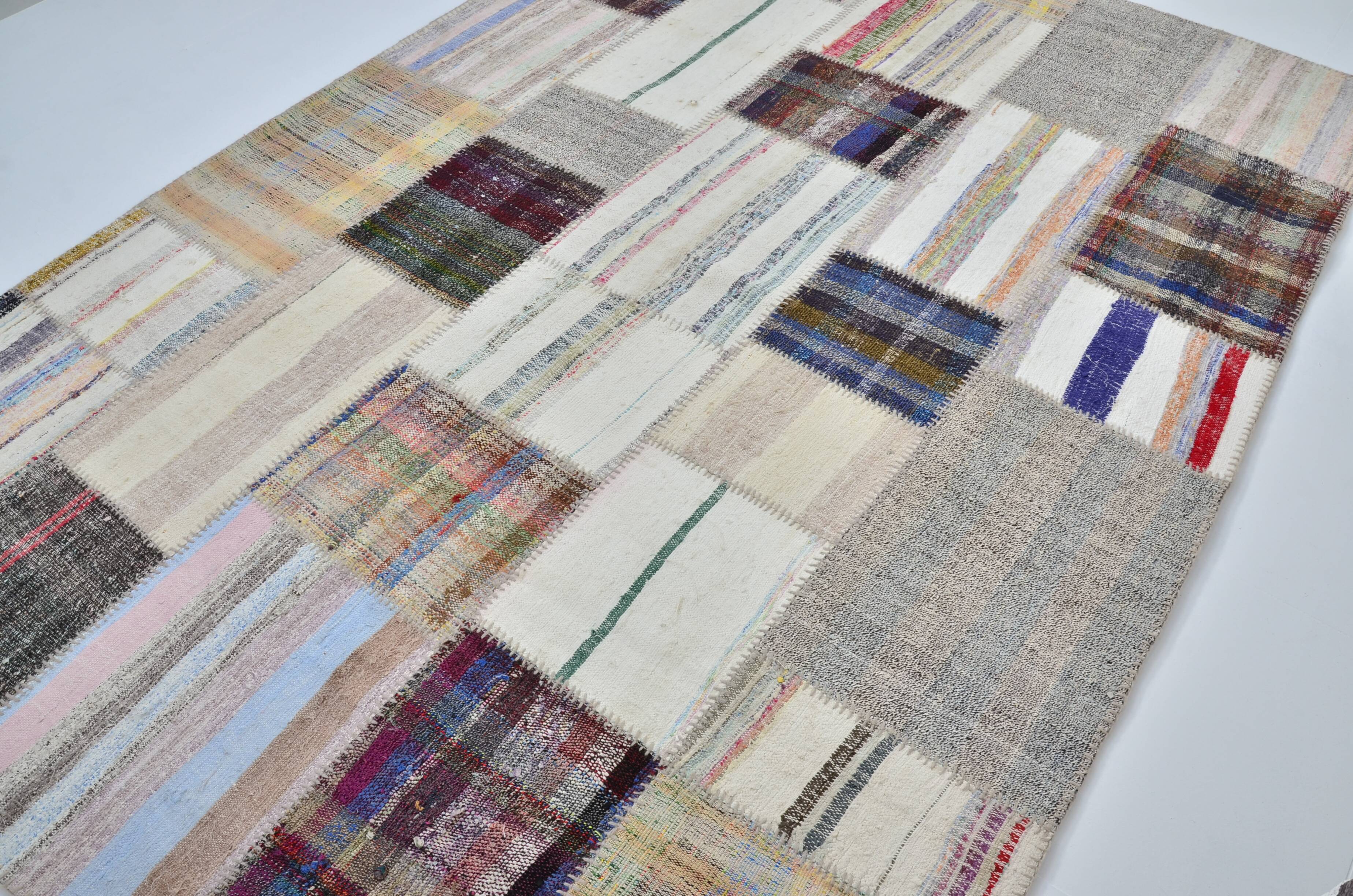 Vintage Turkish White Kilim Rug