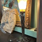 Art Deco lamp in wrought metal and pink glass