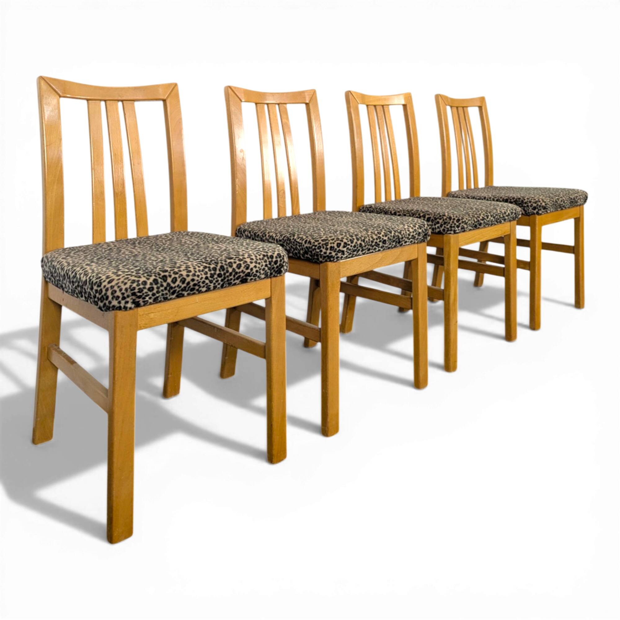 Série de 4 chaises design Italien