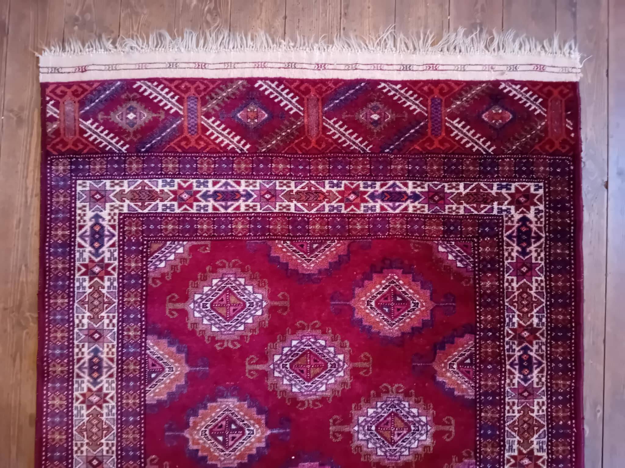 Handmade Turkmen Bukhara rug 180x112cm