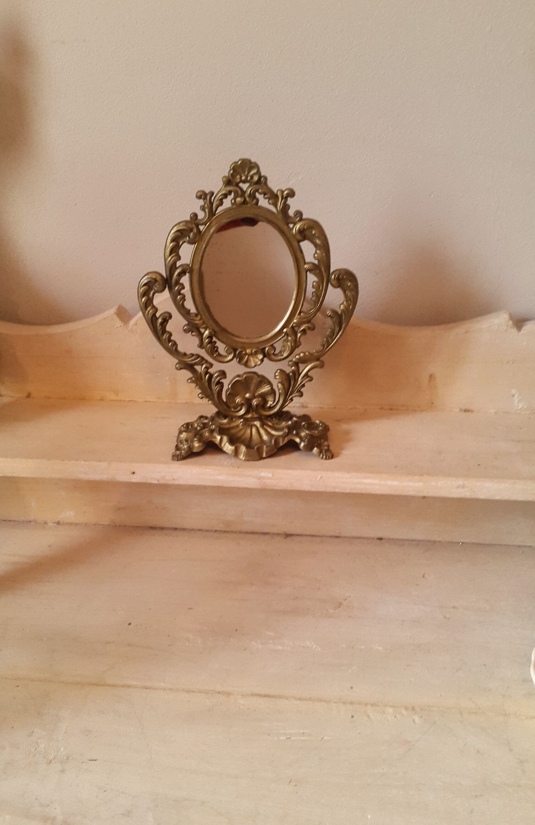 Baroque oval mirror pivoting on foot Golden brass 20x15cm
