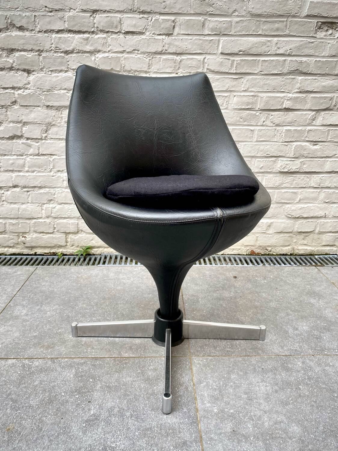 Polaris armchair by Pierre Guariche for Meurop 1960
