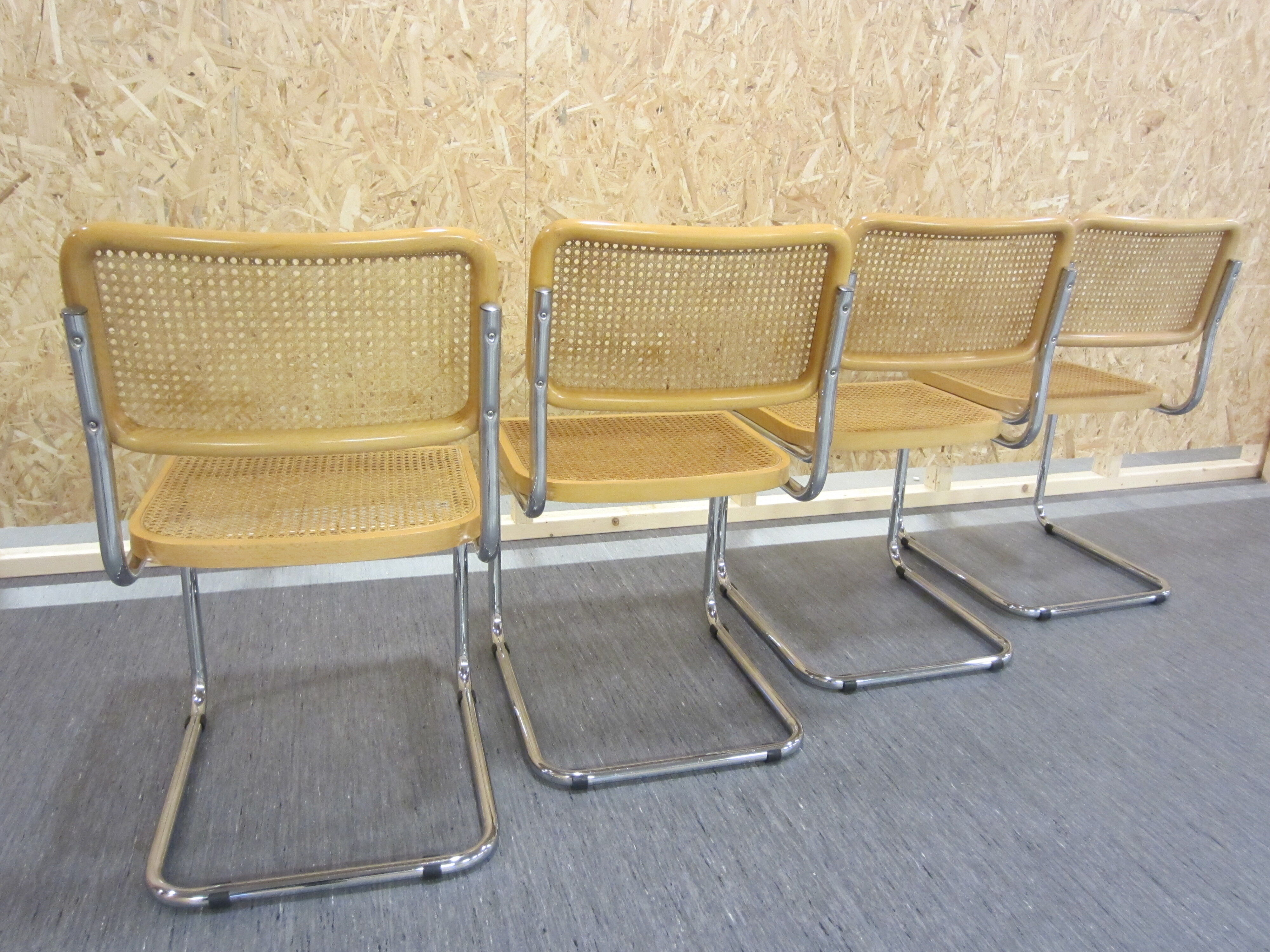 Série de 4 chaises Cesca B32 par Marcel Breuer