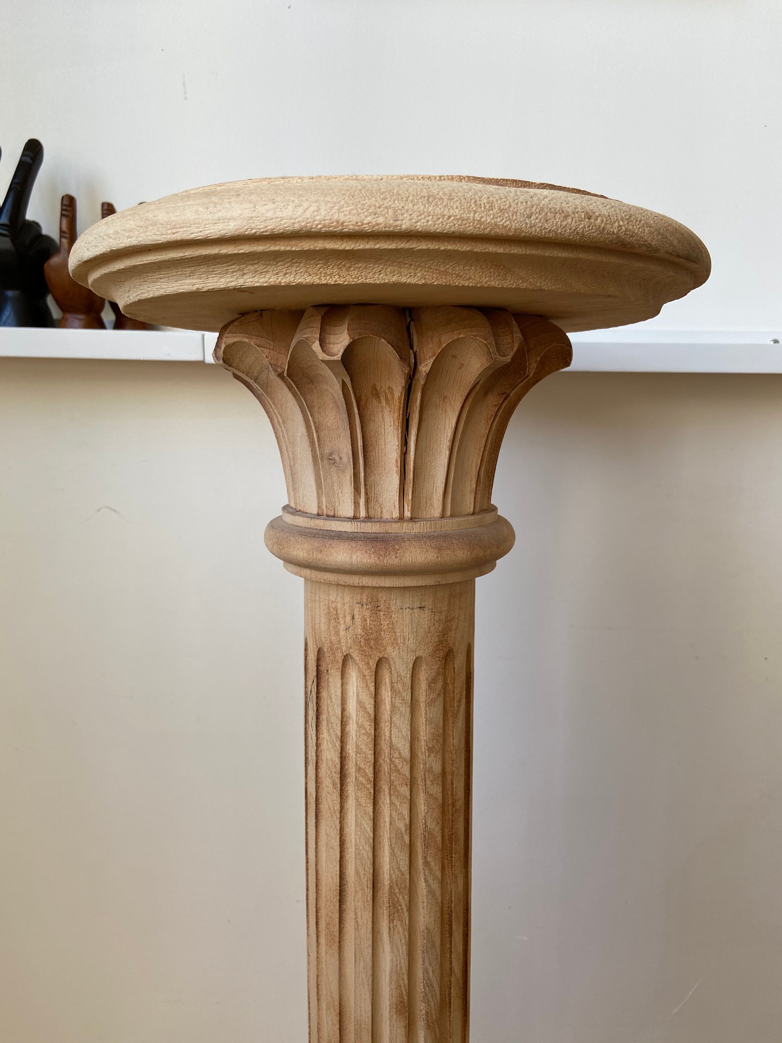 Sellette - wooden column