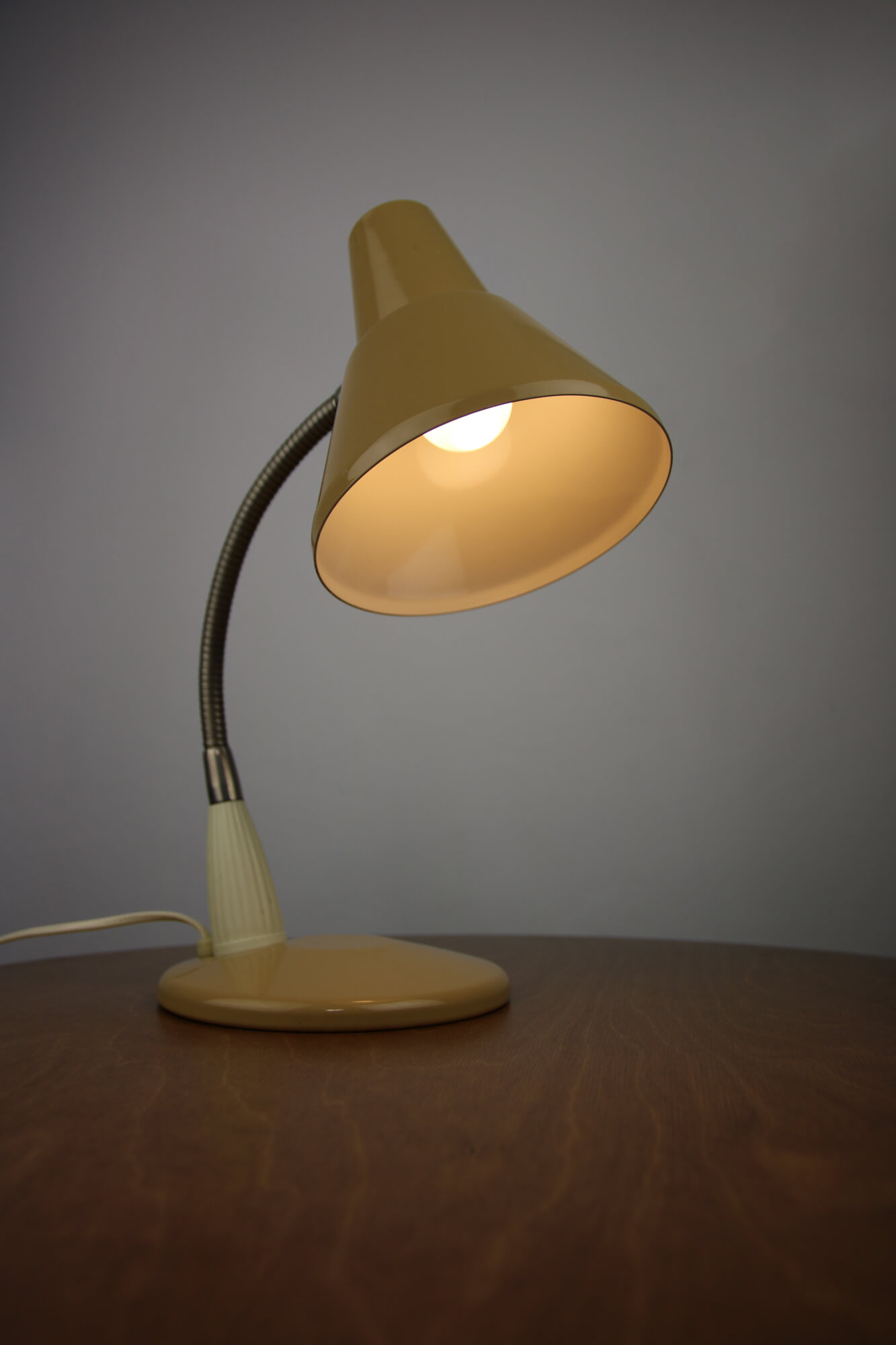 Adjustable Desk Lamp in Sand Painted Metal and Chrome-Plated Spiral Arm, 1970s