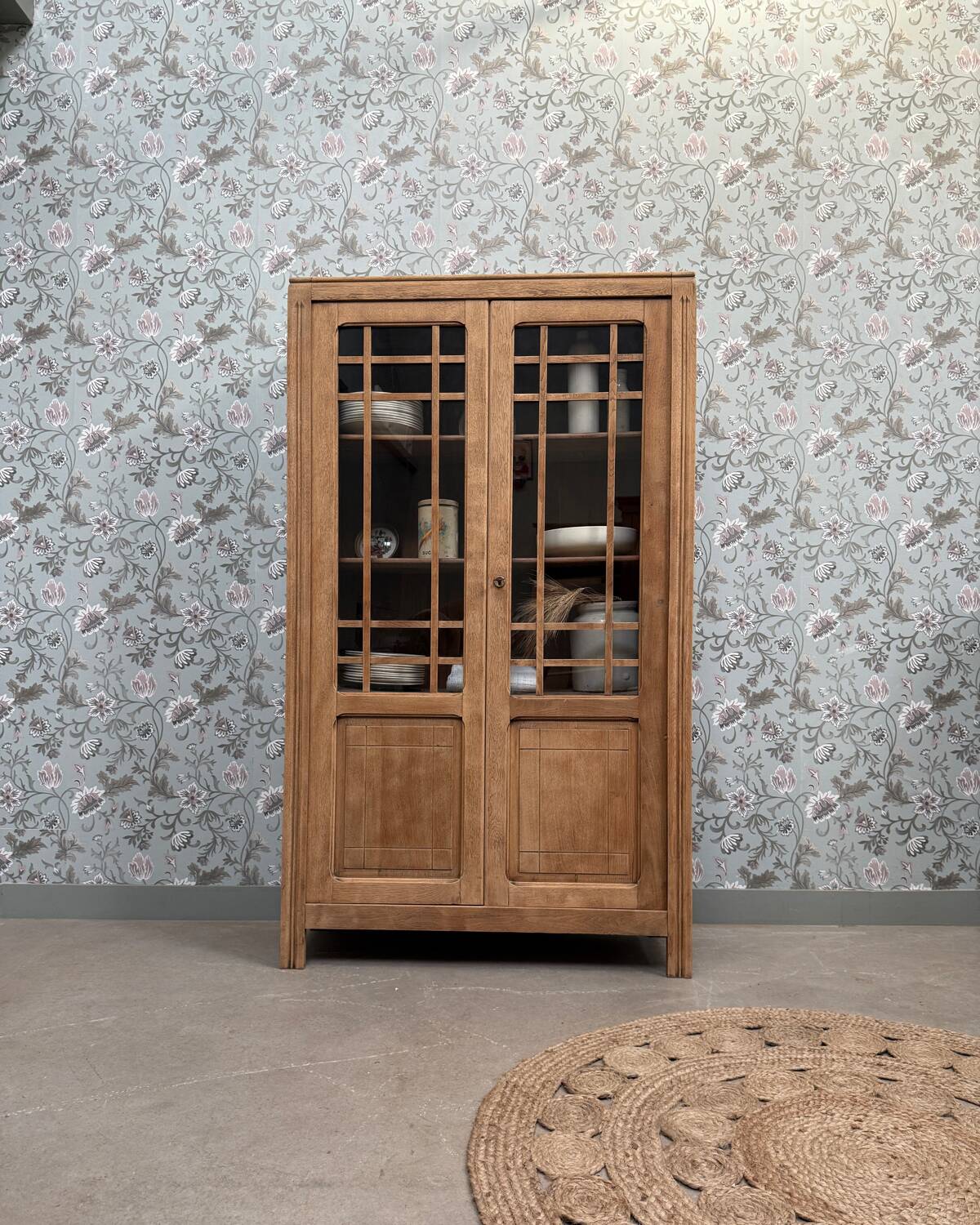 Old display case (renovated)